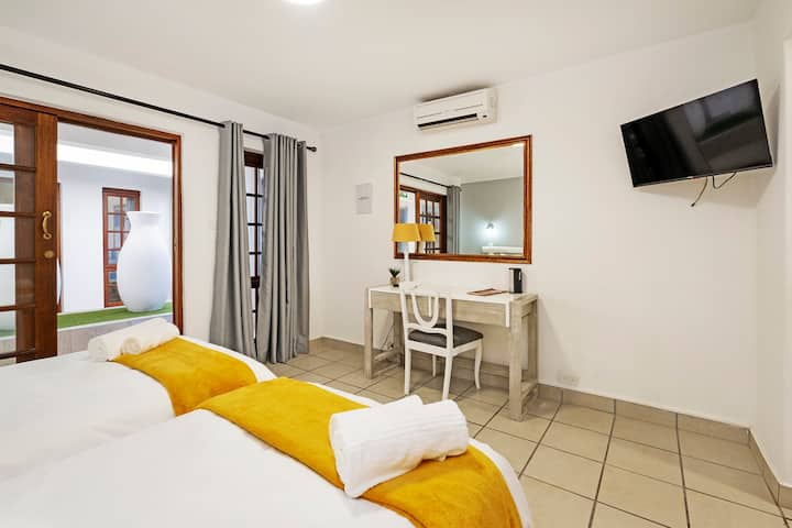 53357856-38a7-4b3d-b77e-0124d934712c